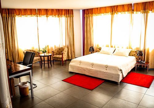 Maxlot Hotel Accra Esterno foto