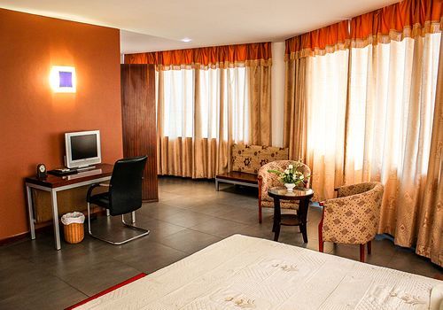 Maxlot Hotel Accra Esterno foto